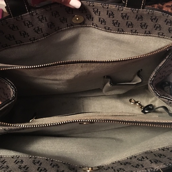 Authentic Dooney &Bourke purse - Picture 3 of 3