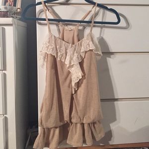 Beige tank top with lace!