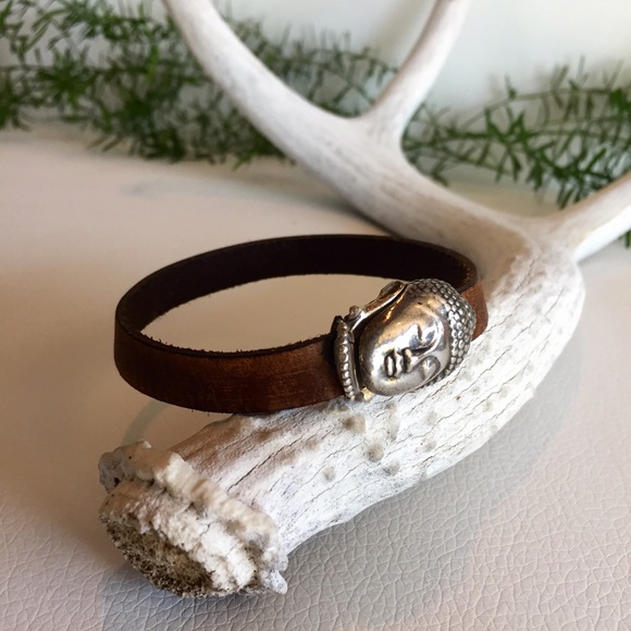 Brown leather bracelet & magnetic Buddha clasp NWT