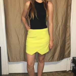 BCBG BECKETT MINISKIRT
