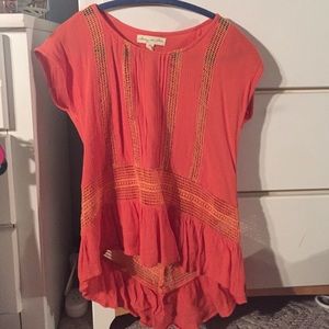Light and flowy tunic!