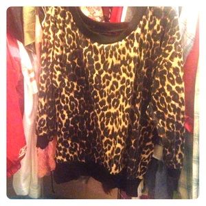 Cheetah print long sleeve shirt💕