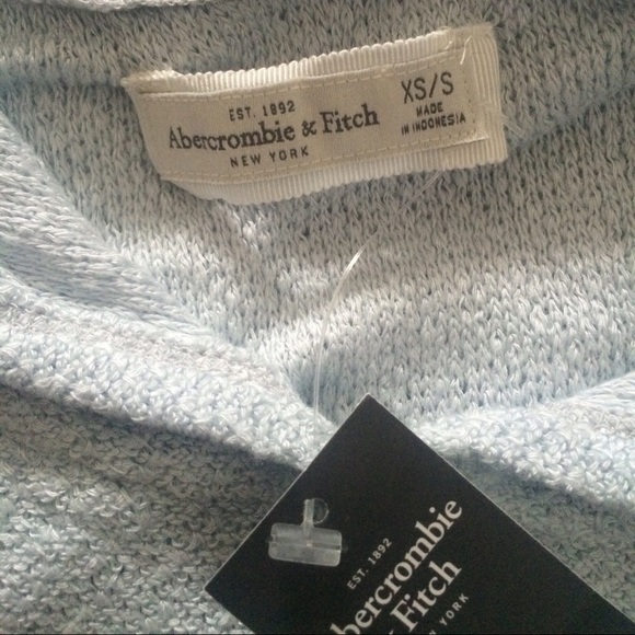 Laced Hem Crocheted Hood - Picture 4 of 4