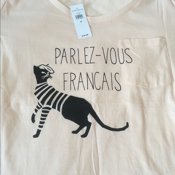 🆕Banana Republic Tee - Picture 3 of 3