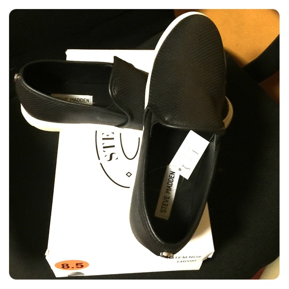 Steve Madden Everest; NWT