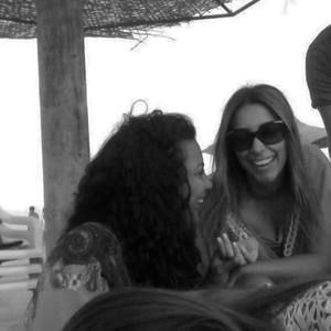 Meet your Posher, Amira