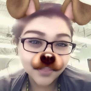 Meet your Posher, Adriana