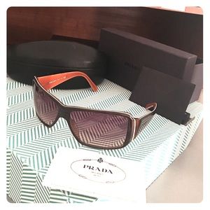 ⭐ Authentic Prada sunglasses