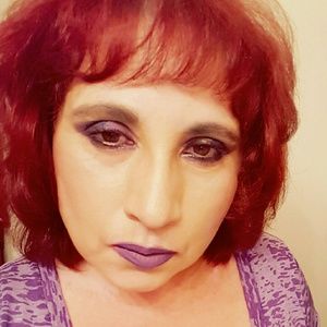 Meet your Posher, Elaine