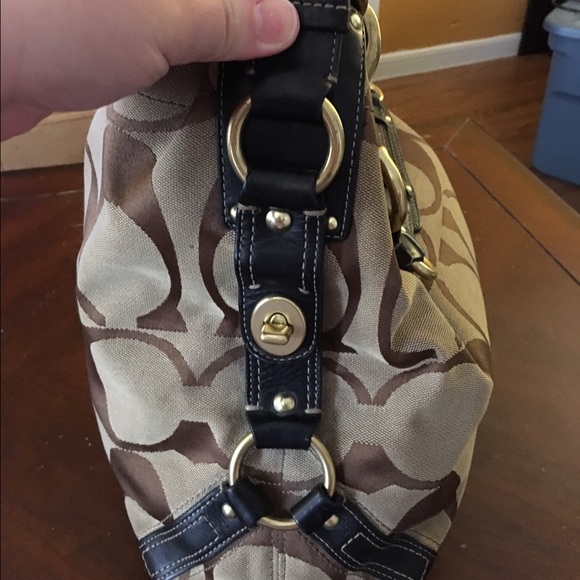 Great Auth Coach - Picture 2 of 4