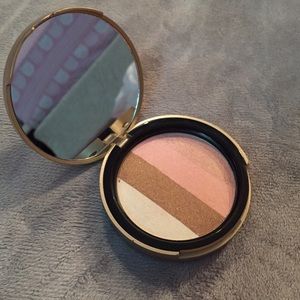 Too faced snow bunny luminous bronzer
