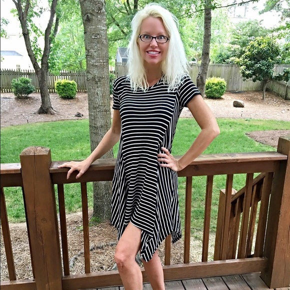 Black/white asymmetrical tunic ! - Picture 2 of 2