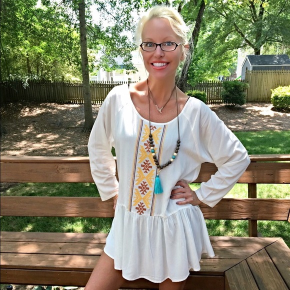 White boho embroidered top! LAST ONE - Picture 2 of 2