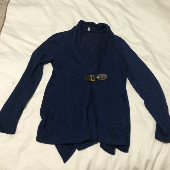 Sweater with waisted buckle