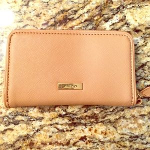 Very cute ALDO wallet. Used only once.