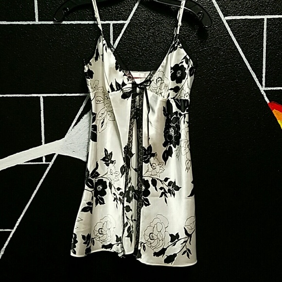 Victoria's Secret Other - Victoria Secret Camisole