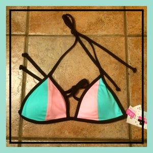 NWT💎 VS Pink Triangle Bikini Top