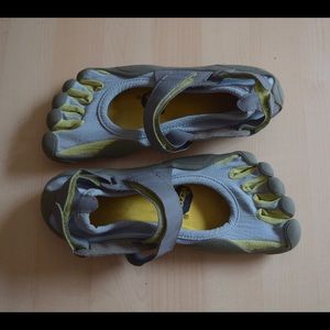 Vibram Five Fingers sz 36