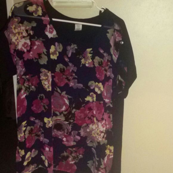 1XL NWOT Floral sheer summer blouse