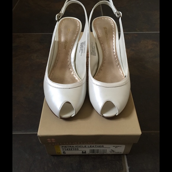 Naturalizer pearlized white patent peep toe pump