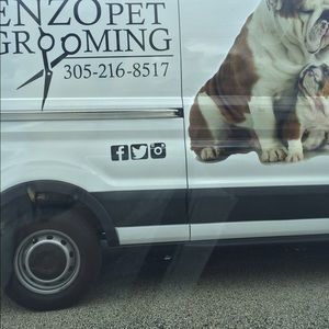 Meet your Posher, Gloria