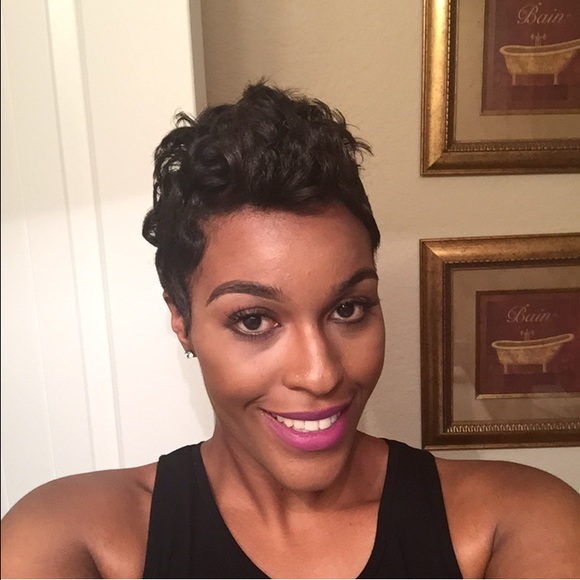 Meet your Posher, Ashley