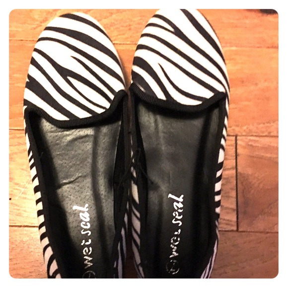 Zebra print flats