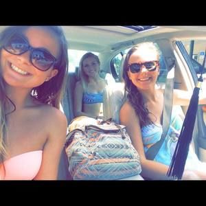 Meet your Posher, Nicole