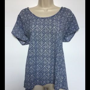Blue and white pattern top