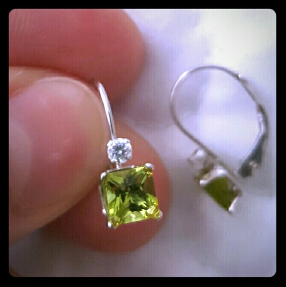 Sterling silver peridot leverback earrings