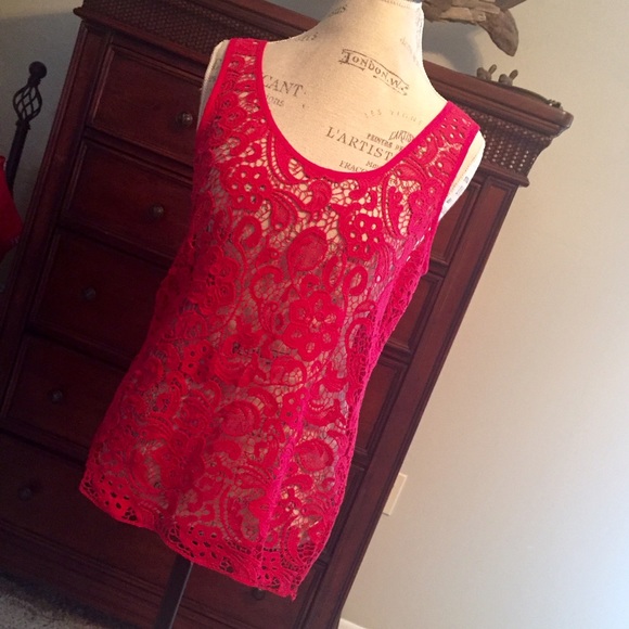 NWOT🔥 Sexy 🔥Hot Pink crochet top