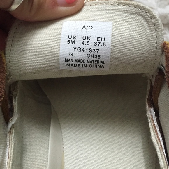 Gold sparkle sperry shoes! - Picture 4 of 4