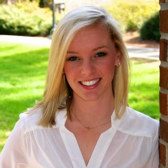 Meet your Posher, Caroline - Picture 1 of 1