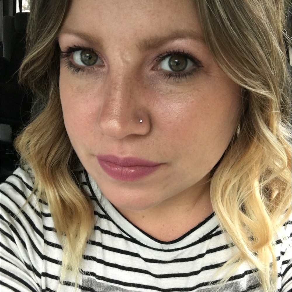 Meet your Posher, Pilar