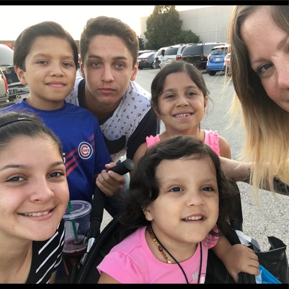 Meet your Posher, Pilar - Picture 3 of 3