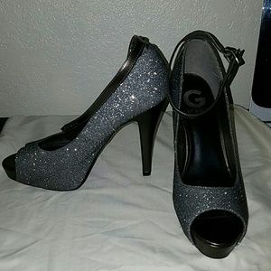 One (1) pair of Guess Pumps Size 8.5