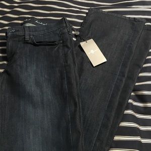 NWT 7 for all mankind boot cut jeans size 28