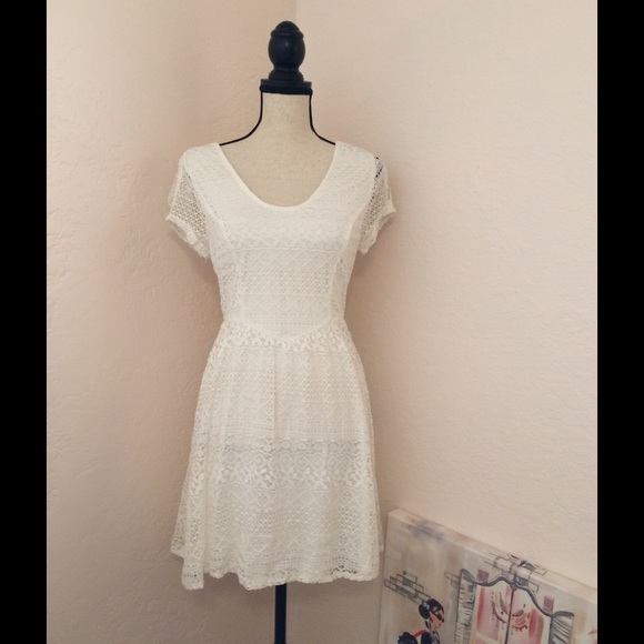 LAST ONE 🛍SALE🛍 🎉2x Host Pick 🎉Off White Dress - Picture 2 of 4