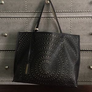Reversible tote