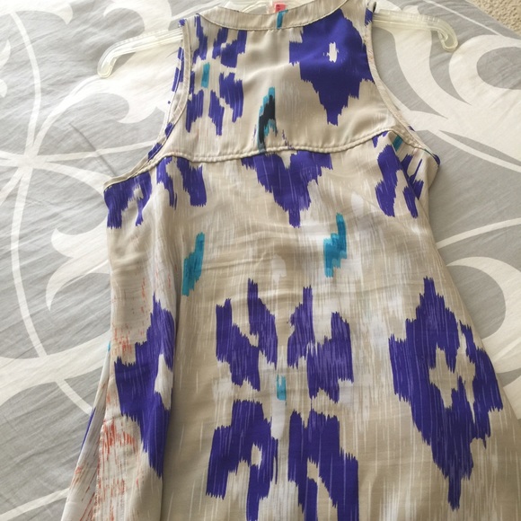 Beautiful top! - Picture 3 of 3