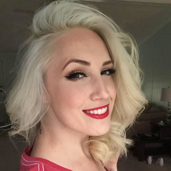 Meet your Posher, Amelia - Picture 1 of 1