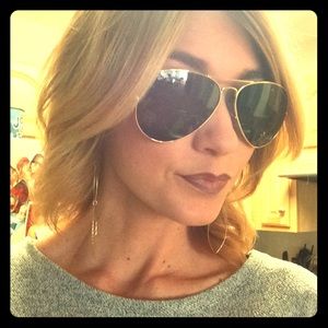 Ray ban aviators!