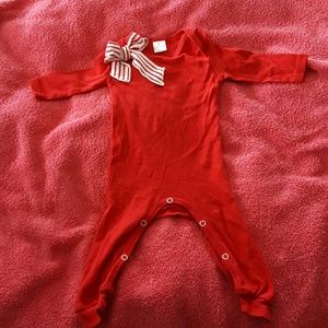Red outfit 0-3 mnths