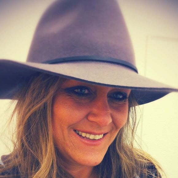 Meet your Posher, Jo - Picture 1 of 1