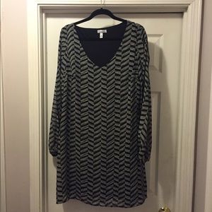 Lovely black and white print dress!