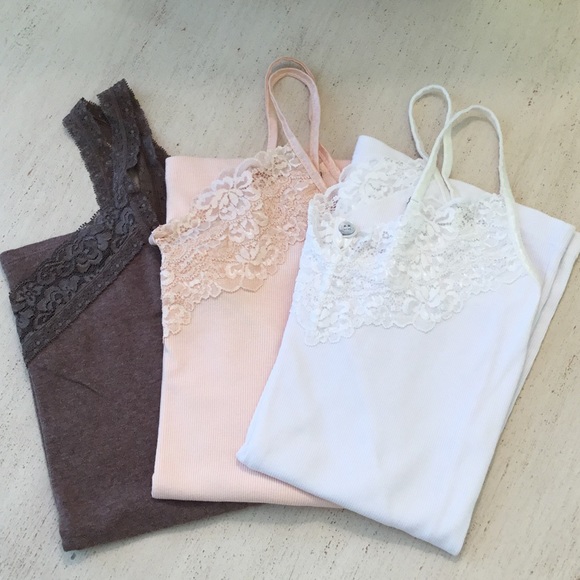 Laced tank top bundle: 3 medium tank tops