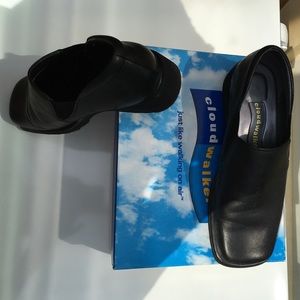 Cloud Walkers slip on leather oxford Cloud Walkers slip on leather oxford