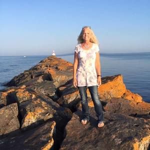 Meet your Posher, Holly