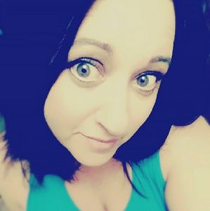 Meet your Posher, Connie