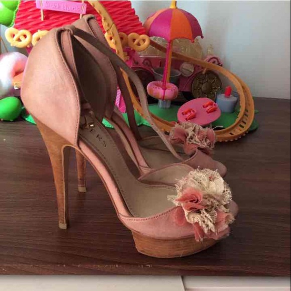 Beautiful platform sandals size 5 - Picture 3 of 4